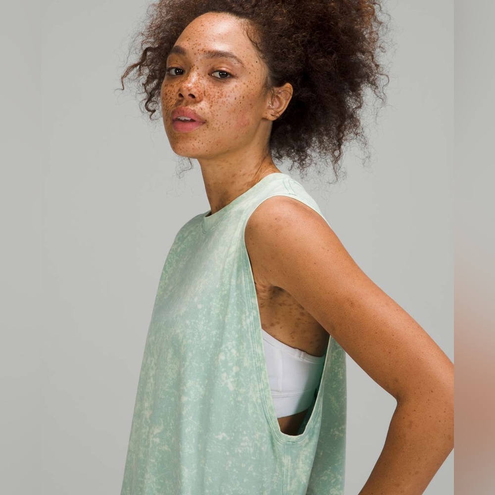Lululemon All Yours Tank cloudy wash artic green 10 - Picture 2 of 6